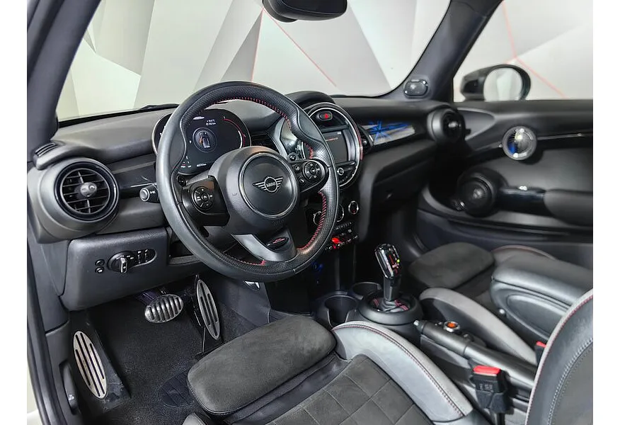 MINI 3 двери JCW 2.0 AT (231 л.с.) Белый в АВИЛОН. Слайд №12