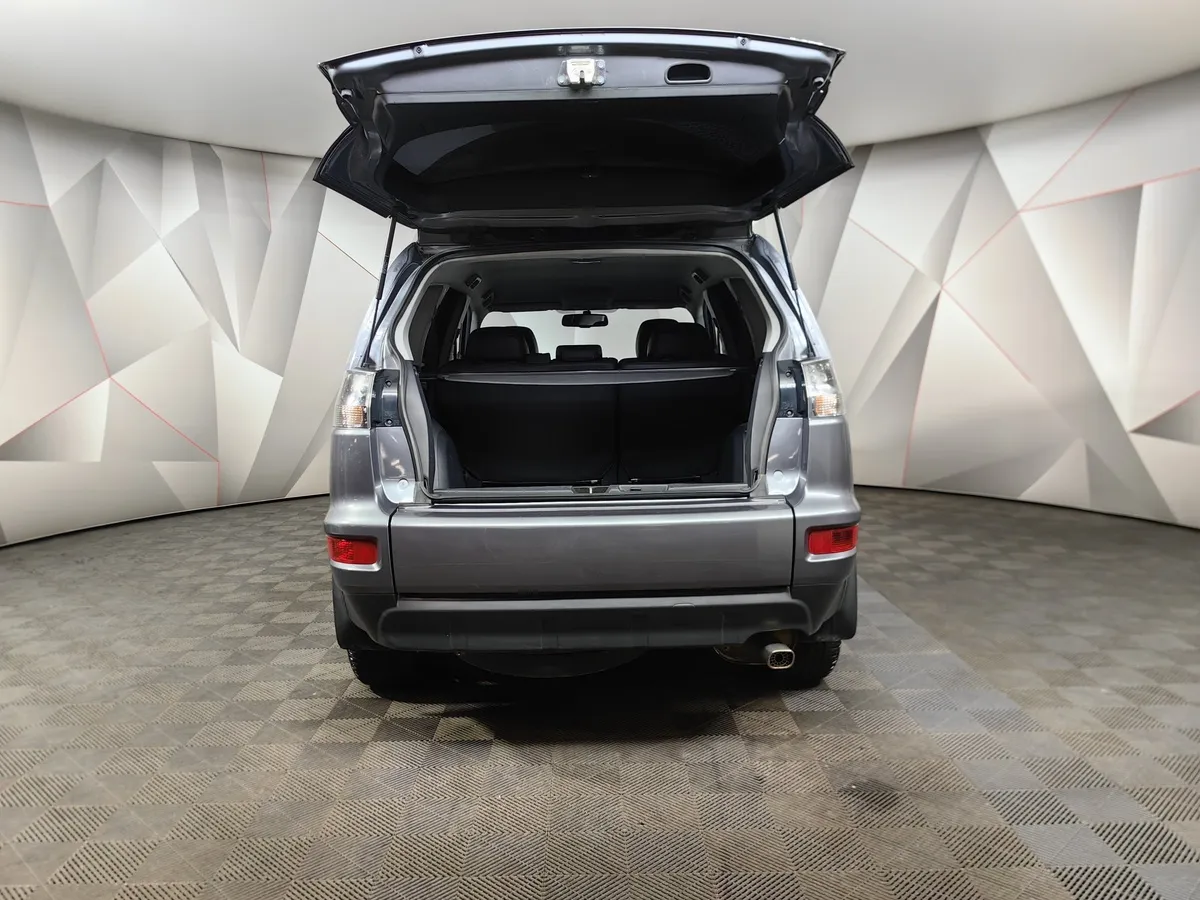 Mitsubishi Outlander 2.4 CVT 4WD (170 л.с.) Серый в АВИЛОН. Слайд №12