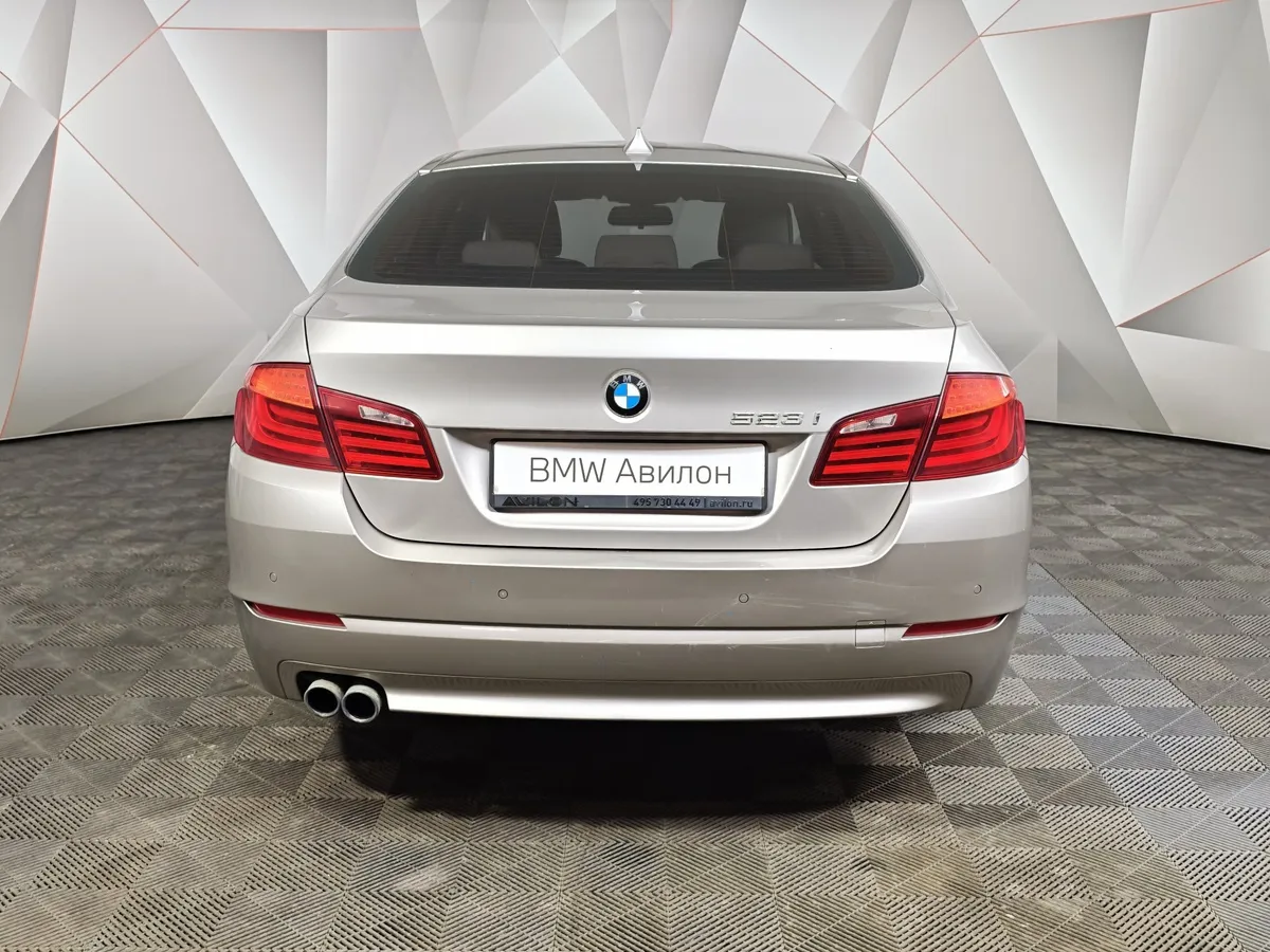 BMW 5 серия 523i AT (204 л.с.) Base Локальная сборка Бежевый в АВИЛОН. Слайд №4