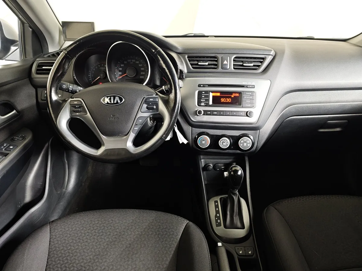 Kia Rio 1.6 6MT (123 л.с.) Серебристый в АВИЛОН. Слайд №20