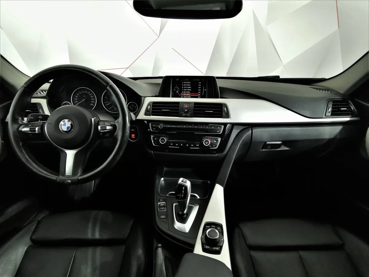 BMW 3 серия 320i AT (184 л.с.) Черный в АВИЛОН. Слайд №11