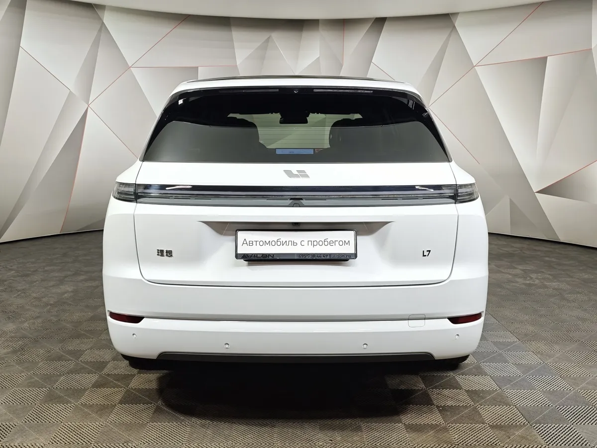 Li Auto L7 1.5 AT 4WD (449 л.с.) Pro Белый в АВИЛОН. Слайд №8