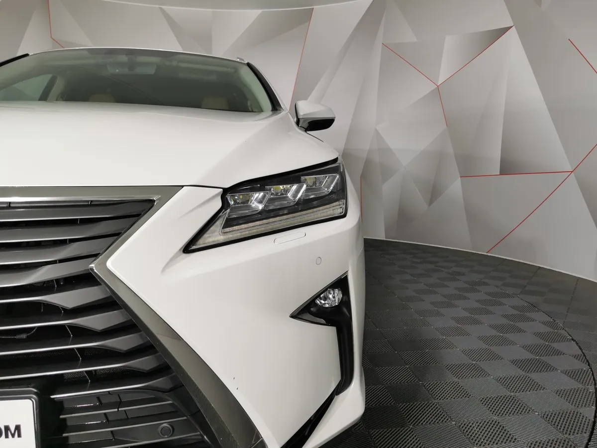 Lexus RX 300 AT AWD (238 л.с.) Executive Белый в АВИЛОН. Слайд №10