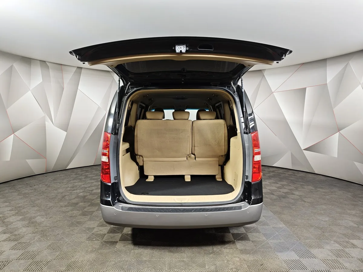 Hyundai H-1 2.5 CRDi AT (170 л.с.) Business (JP6) Черный в АВИЛОН. Слайд №12