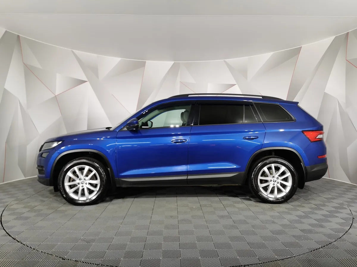 Skoda Kodiaq 2.0 TSI DSG 4X4 (180 л.с.) Синий в АВИЛОН. Слайд №5