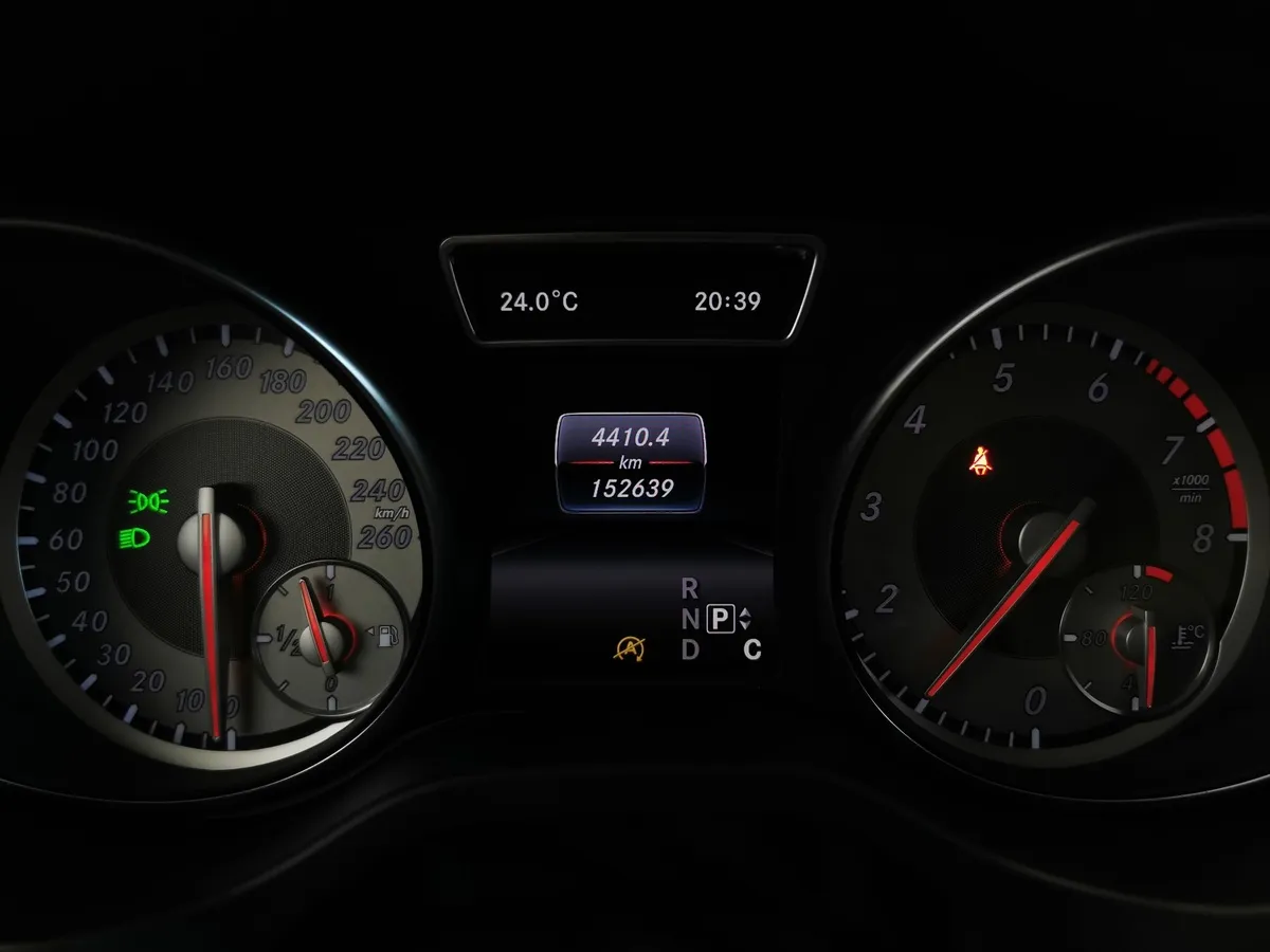 Mercedes-Benz GLA 200 7G-DCT (150 л.с.) Особая серия Белый в АВИЛОН. Слайд №17