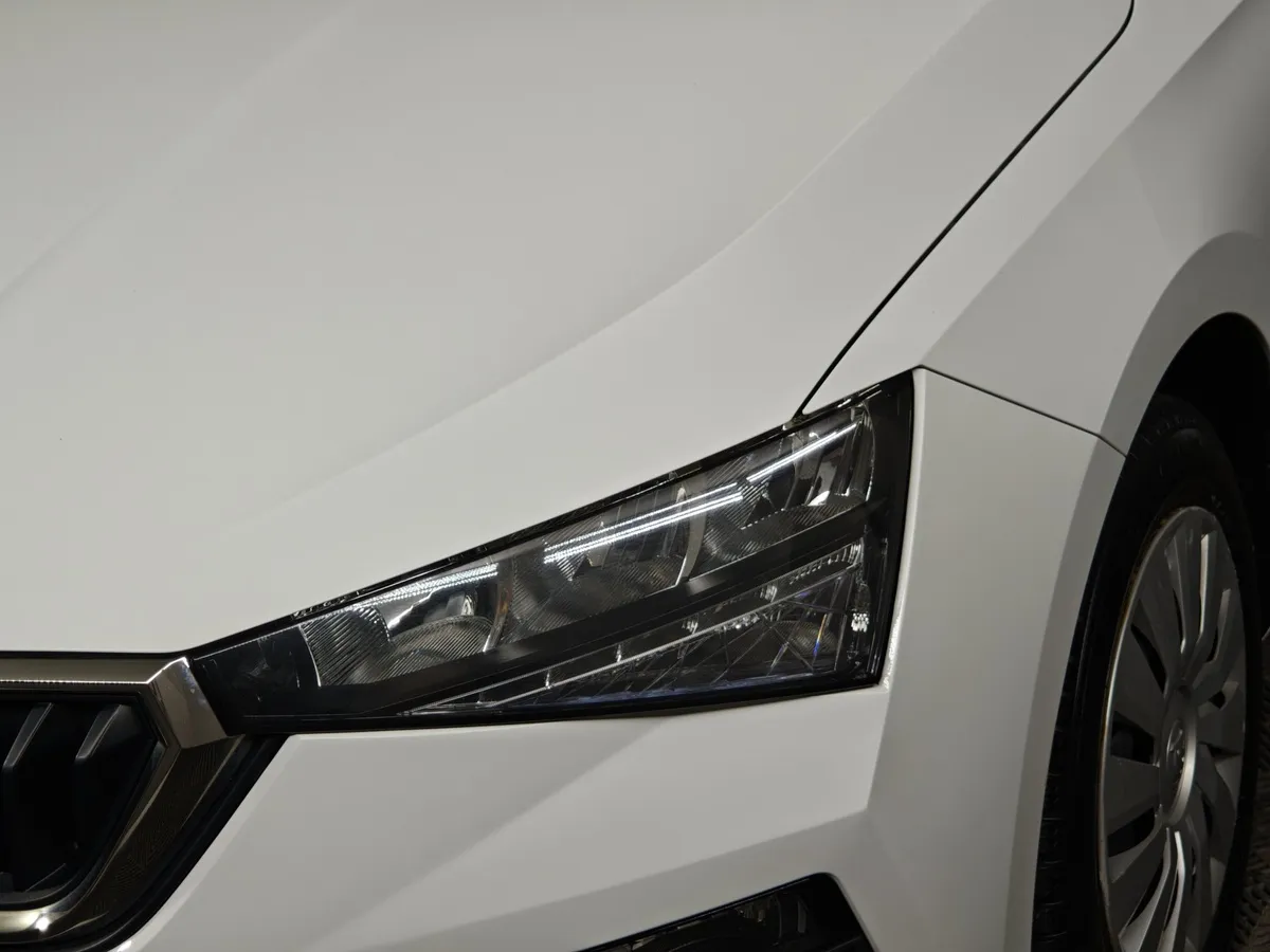 Skoda Rapid 1.6 AT (110 л.с.) Белый в АВИЛОН. Слайд №10