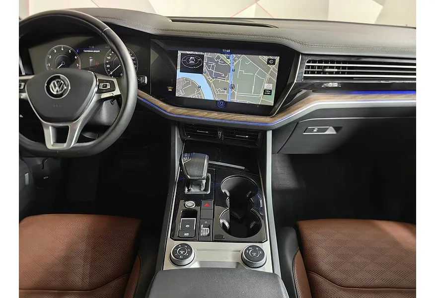 Volkswagen Touareg 2.0 TSI Tiptronic 4Motion (249 л.с.) Respect Коричневый в АВИЛОН. Слайд №9