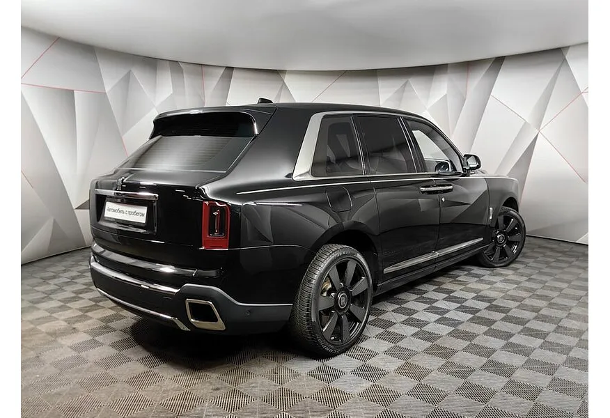 Rolls-Royce Cullinan 6.75 AT AWD (571 л.с.) Individual Черный в АВИЛОН. Слайд №2