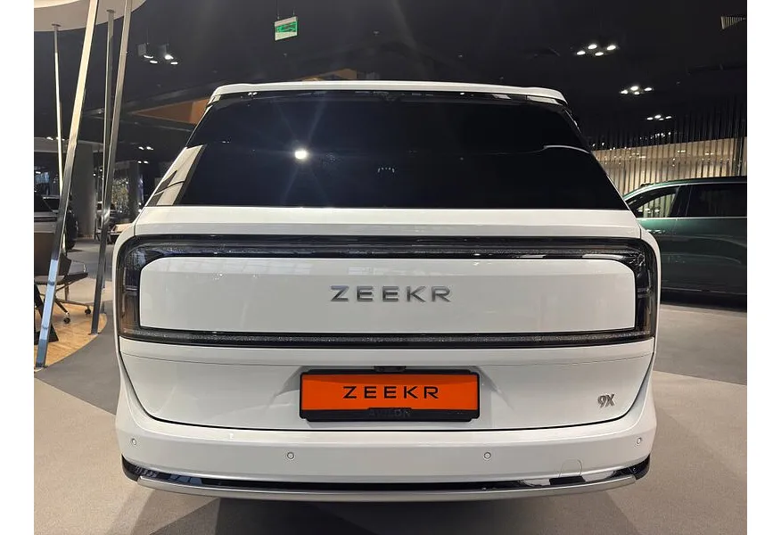 Zeekr 9X 2.0h AT 4WD (1177 л.с.) Ultra Белый в АВИЛОН. Слайд №5
