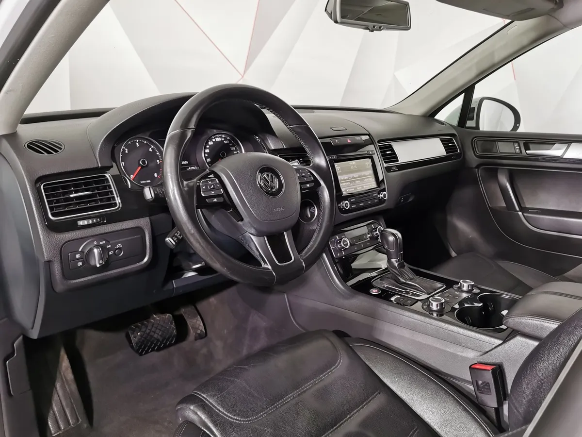 Volkswagen Touareg 3.0 TDI Tiptronic 4Motion (204 л.с.) Белый в АВИЛОН. Слайд №18