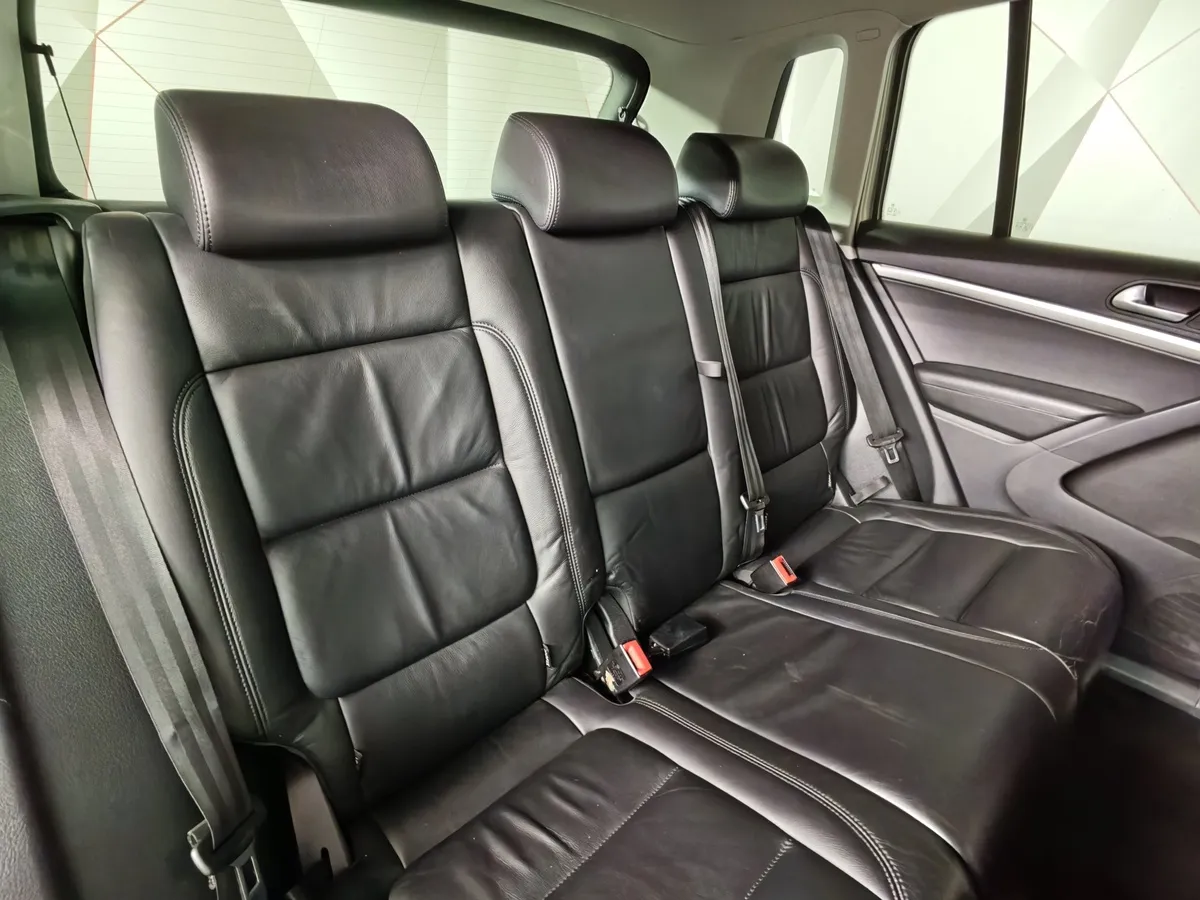 Volkswagen Tiguan 2.0 TSI 4Motion AT (170 л.с.) Track & Field Желтый в АВИЛОН. Слайд №16