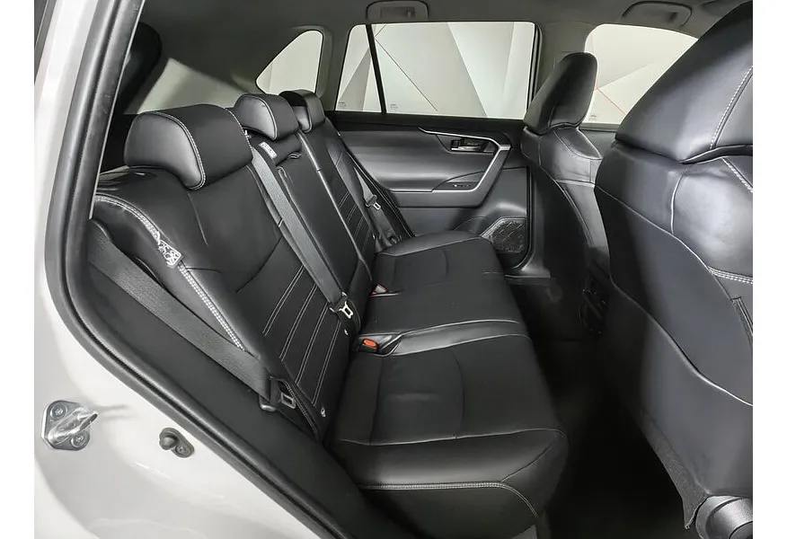 Toyota RAV4 2.5i AT AWD (199 л.с.) Белый в АВИЛОН. Слайд №16