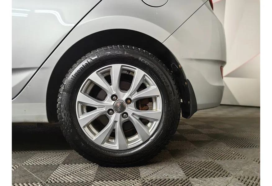 Hyundai Solaris 1.6 AT (123 л.с.) Active Серебристый в АВИЛОН. Слайд №9