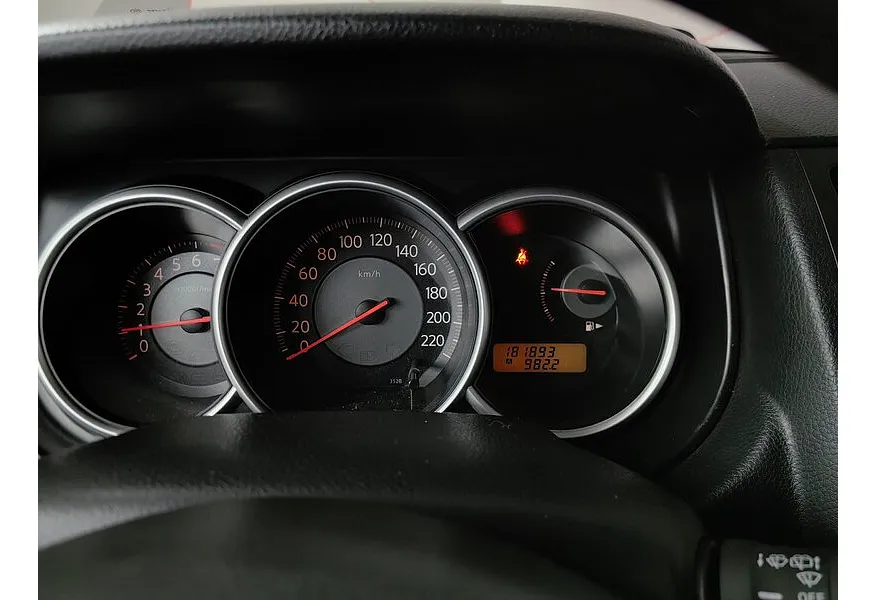 Nissan Tiida 1.6 AT (110 л.с.) Черный в АВИЛОН. Слайд №17