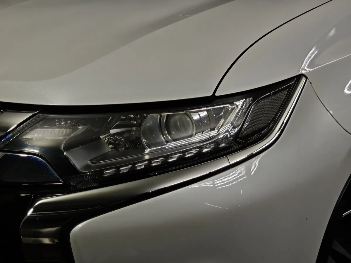 Mitsubishi Outlander 2.0 CVT (146 л.с.) Invite Белый в АВИЛОН. Слайд №10