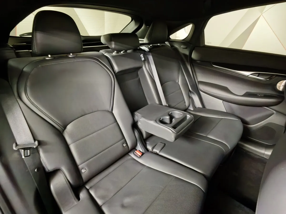 Infiniti QX55 2.0 CVT AWD (249 л.с.) Черный в АВИЛОН. Слайд №17