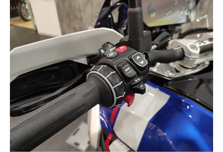 BMW Motorrad R 1300 GS R 1300 GS 1300 см³ (145) 1300 Синий в АВИЛОН. Слайд №7