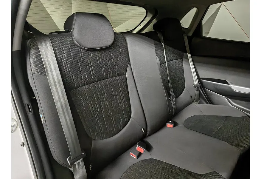 Kia Rio 1.6 MT (123 л.с.) Comfort Серебристый в АВИЛОН. Слайд №15