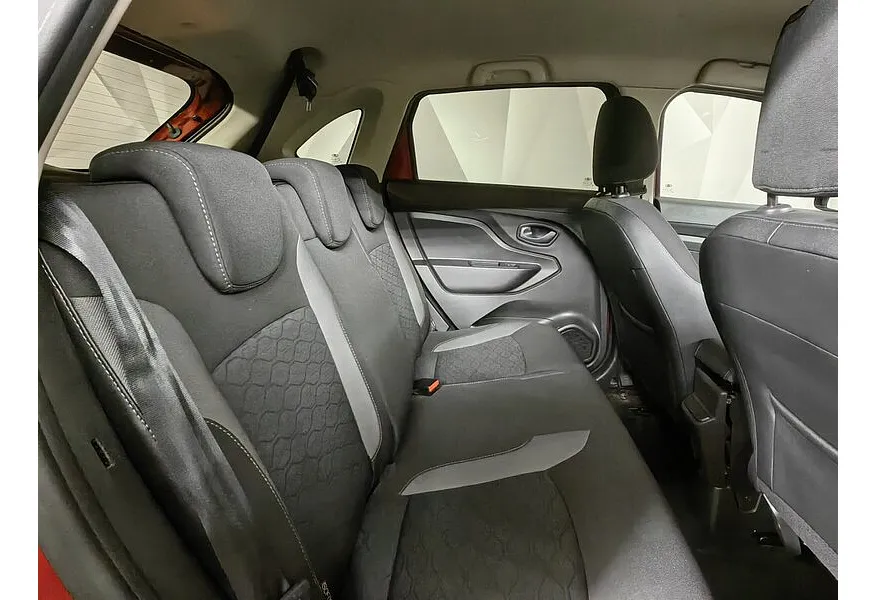 ВАЗ (Lada) XRAY Cross 1.8 MT (122 л.с.) Comfort Красный в АВИЛОН. Слайд №16