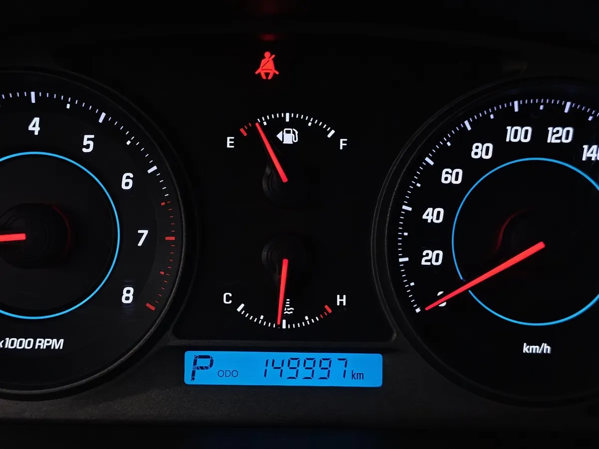 Chevrolet Captiva 2.4 MT (5 мест) (167 л.с.) LT Серый в АВИЛОН. Слайд №18