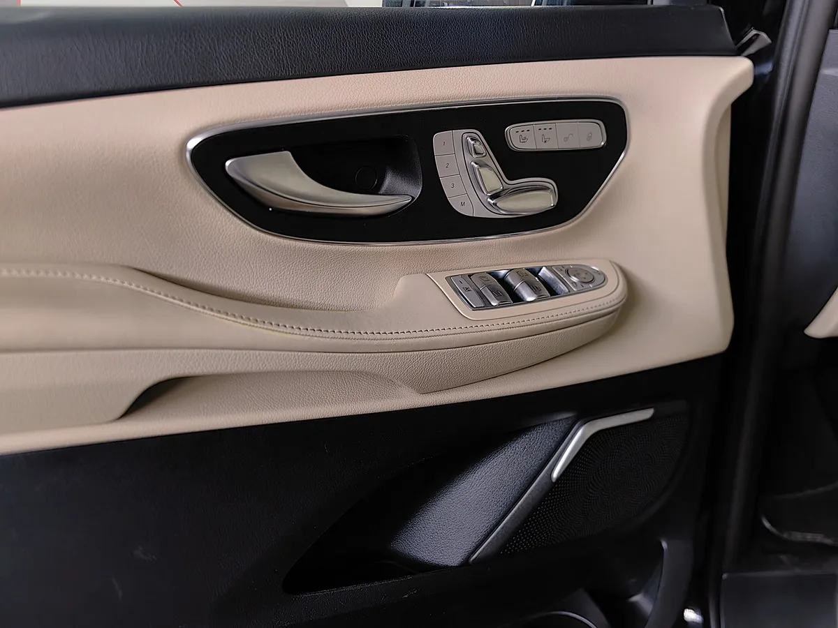 Mercedes-Benz V-Класс V 250 d AT L2 4x4 (190 л.с.) Exclusive Черный в АВИЛОН. Слайд №17