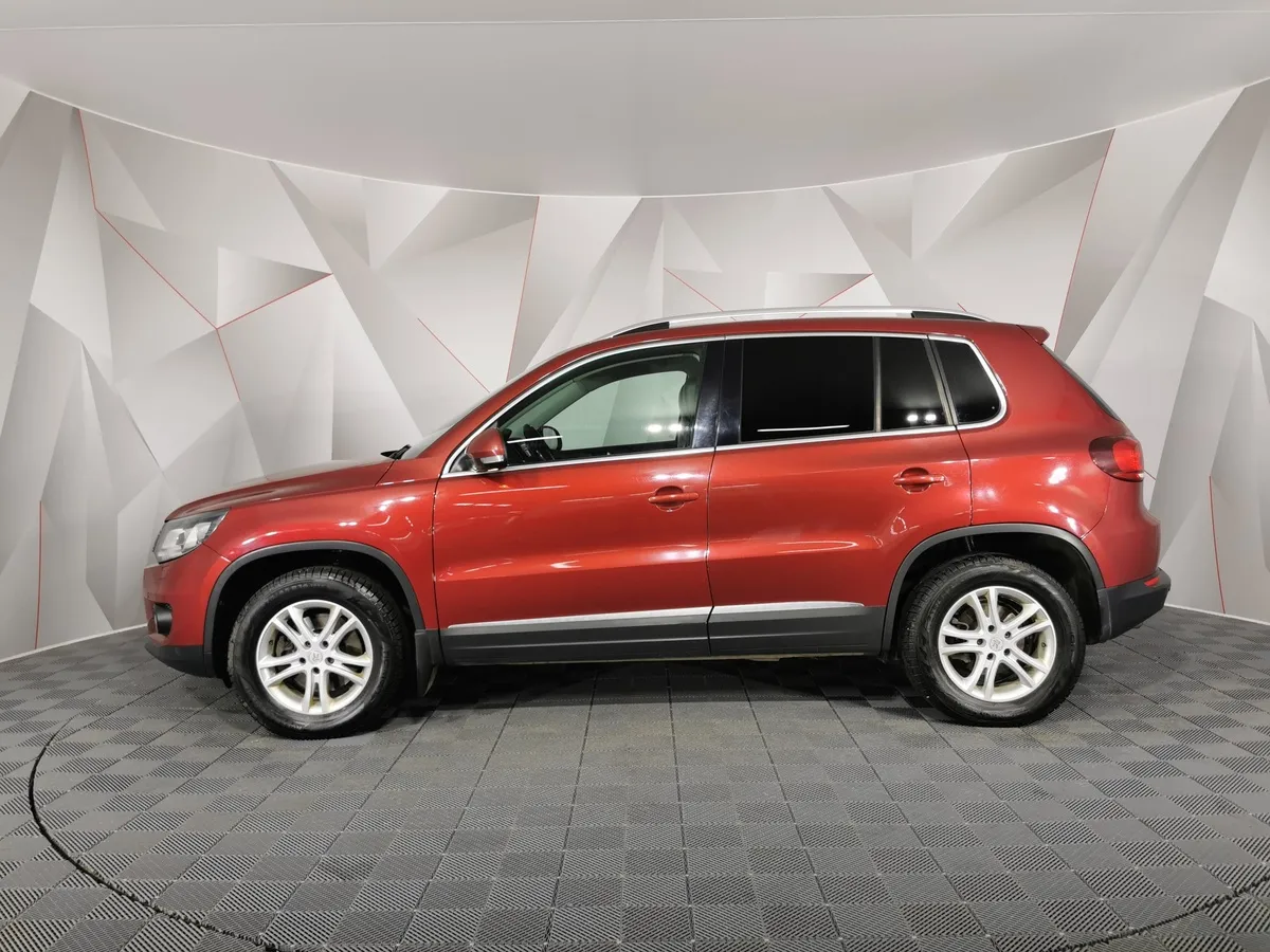 Volkswagen Tiguan 2.0 TSI 4Motion AT (170 л.с.) Sport&Style Красный в АВИЛОН. Слайд №5