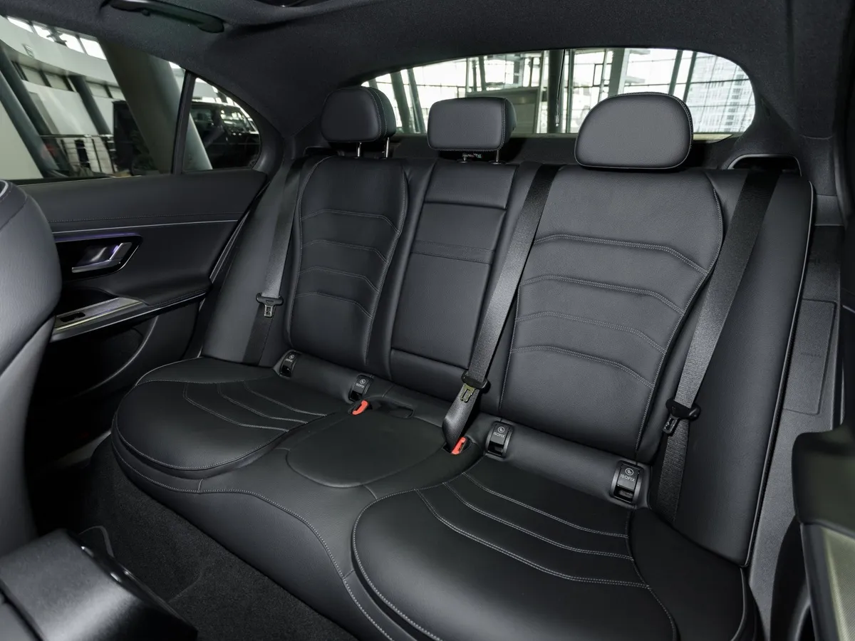 Mercedes-Benz E-Класс E 300 4MATIC (258 л.с.) Белый в АВИЛОН. Слайд №10