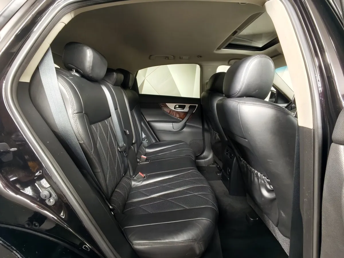 Infiniti FX-Series FX30 D AT AWD (238 л.с.) Черный в АВИЛОН. Слайд №16