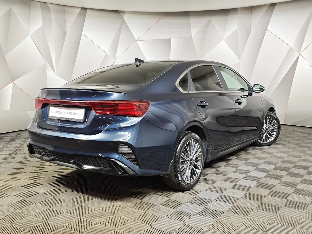 Kia Cerato 2.0 MPI AT (150 л.с.) GT Line Синий в АВИЛОН. Слайд №2