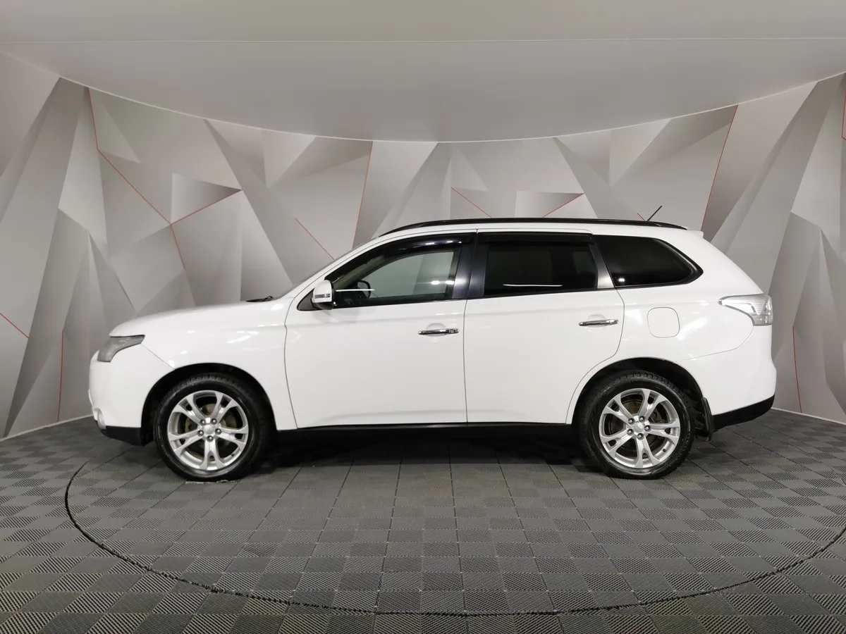 Mitsubishi Outlander 2.4 MIVEC CVT 4WD (167 л.с.) Instyle Белый в АВИЛОН. Слайд №5