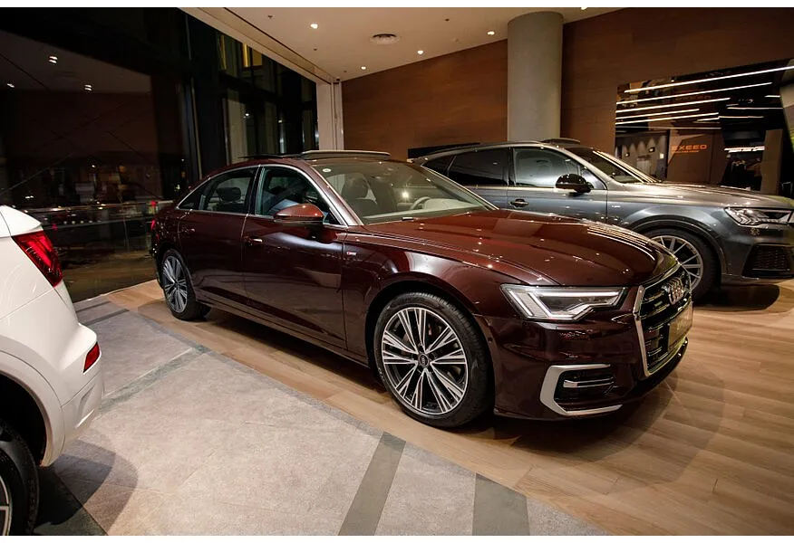 АВИЛОН - Audi A6 L 45 TFSI S tronic quattro (245 л.с.) Premium Dynamic Красный - slide 1