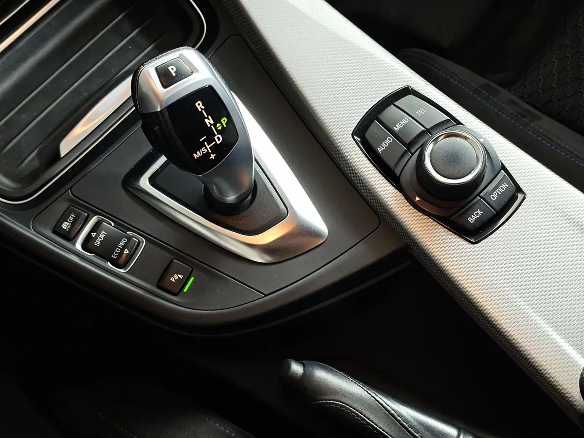 BMW 3 серия 320i AT (184 л.с.) M Sport. Локальная сборка Синий в АВИЛОН. Слайд №16