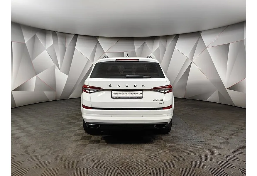 Skoda Kodiaq 2.0 TSI DSG 4WD (220 л.с.) Белый в АВИЛОН. Слайд №8