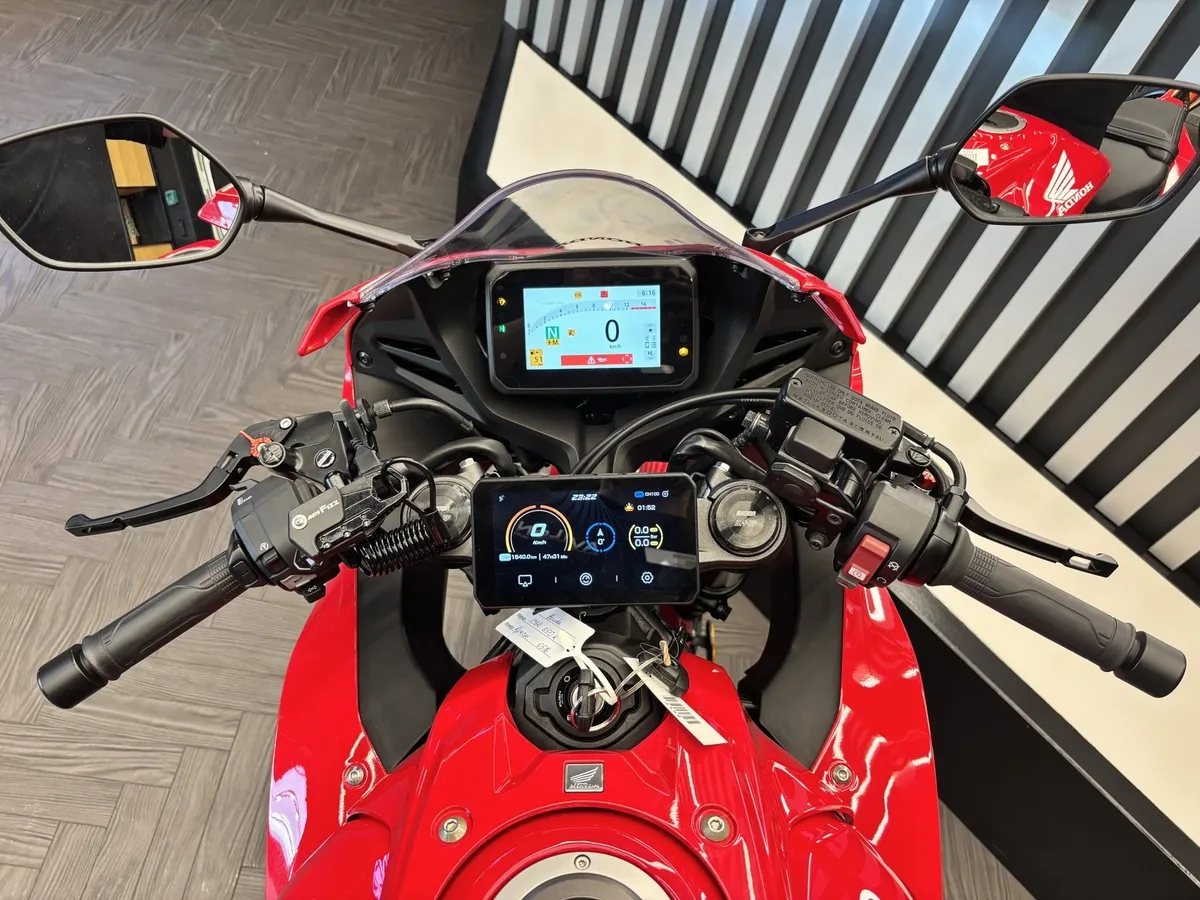 Honda CBR650 R 649 см³ (95 л.с.) (95) 649 Красный в АВИЛОН. Слайд №8