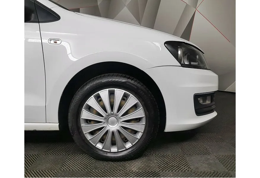 Volkswagen Polo 1.6 MPI MT (110 л.с.) Trendline Белый в АВИЛОН. Слайд №9