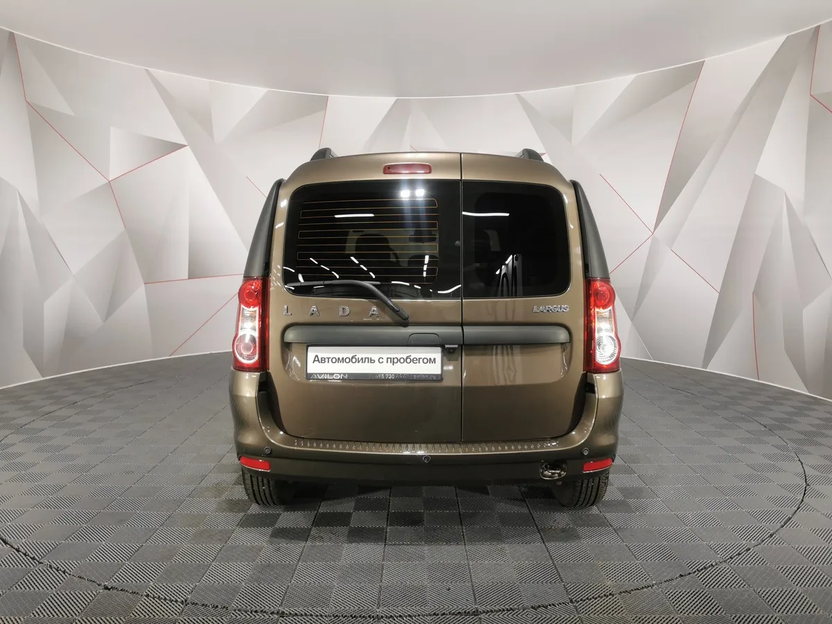 ВАЗ (Lada) Largus 1.6 MT 16 кл (5 мест) (102 л.с.) Коричневый в АВИЛОН. Слайд №8