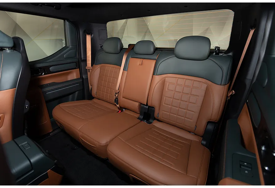 Kia Tasman 2.5T AT 4WD (281 л.с.) X-Pro Бежевый в АВИЛОН. Слайд №7