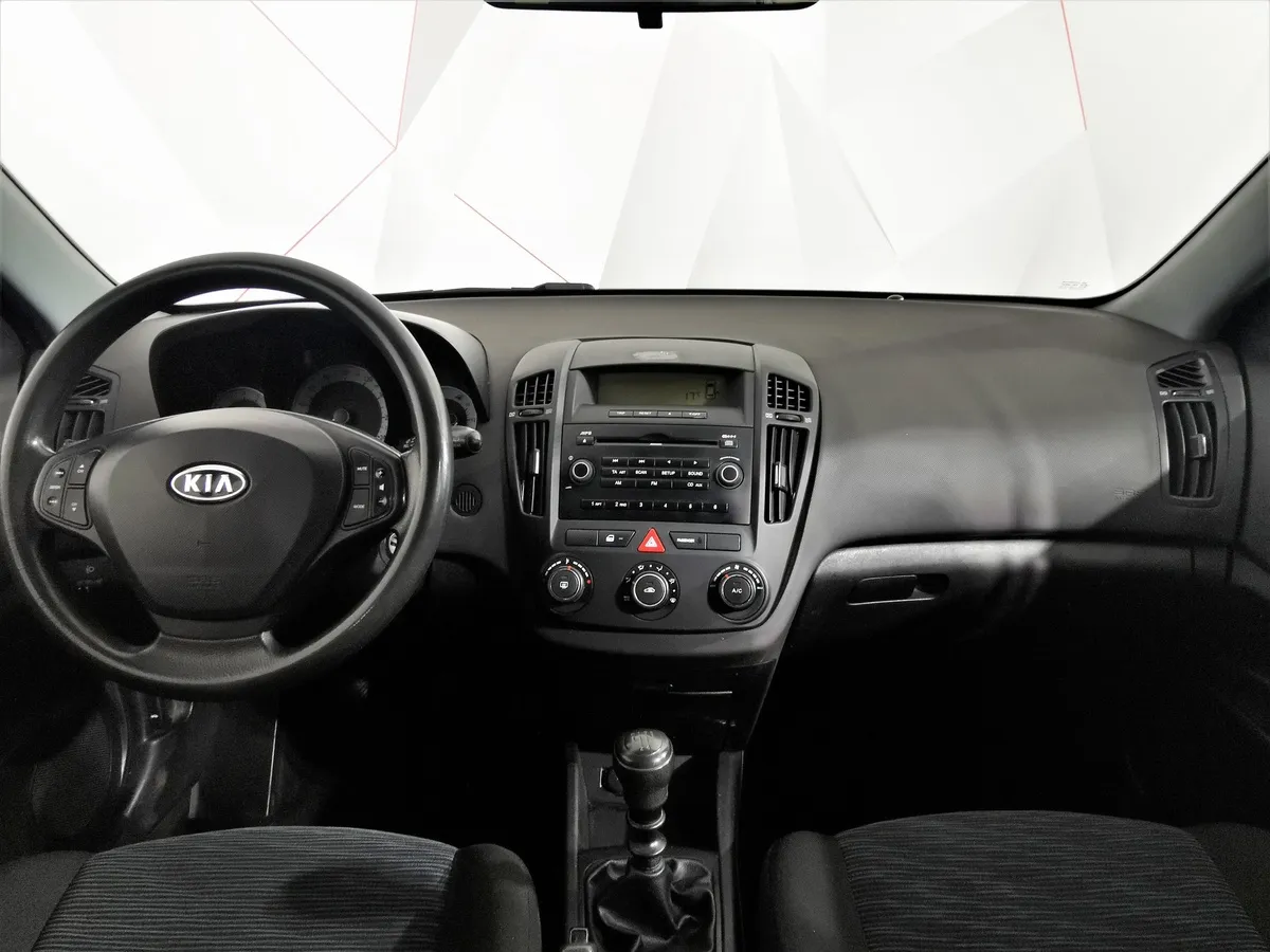 Kia Ceed 1.4 MT (109 л.с.) Синий в АВИЛОН. Слайд №13
