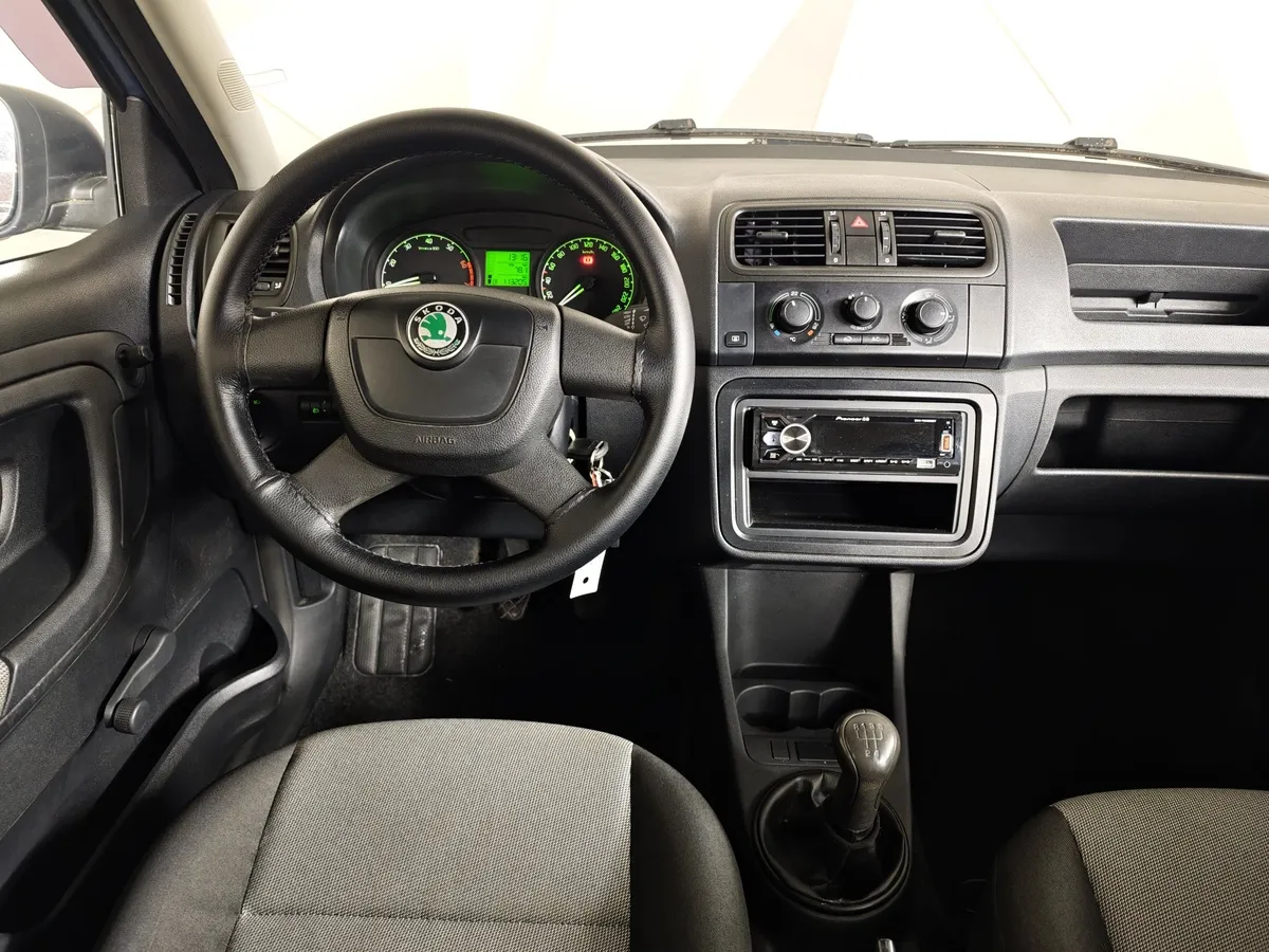 Skoda Fabia 1.2 MT (70 л.с.) Голубой в АВИЛОН. Слайд №20