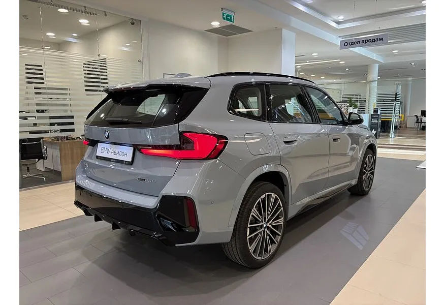 BMW X1 xDrive25 Li (204 л.с.) Серый в АВИЛОН. Слайд №5