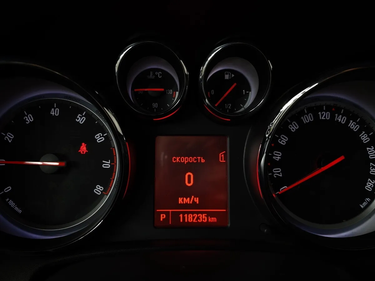 Opel Astra 1.4 Turbo AT (140 л.с.) Коричневый в АВИЛОН. Слайд №17