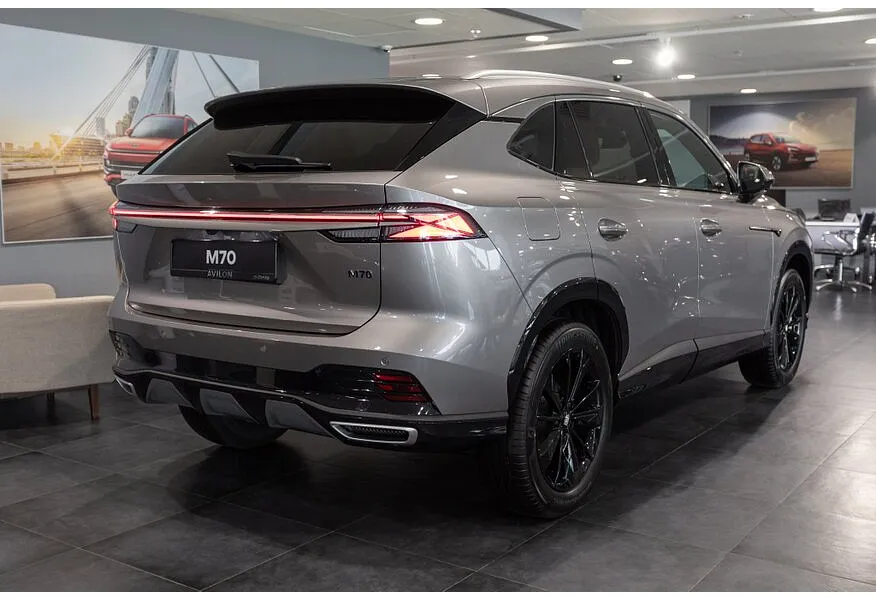 Москвич М70 1.5 DCT FWD (150 л.с.) Драйв Серебристый в АВИЛОН. Слайд №7