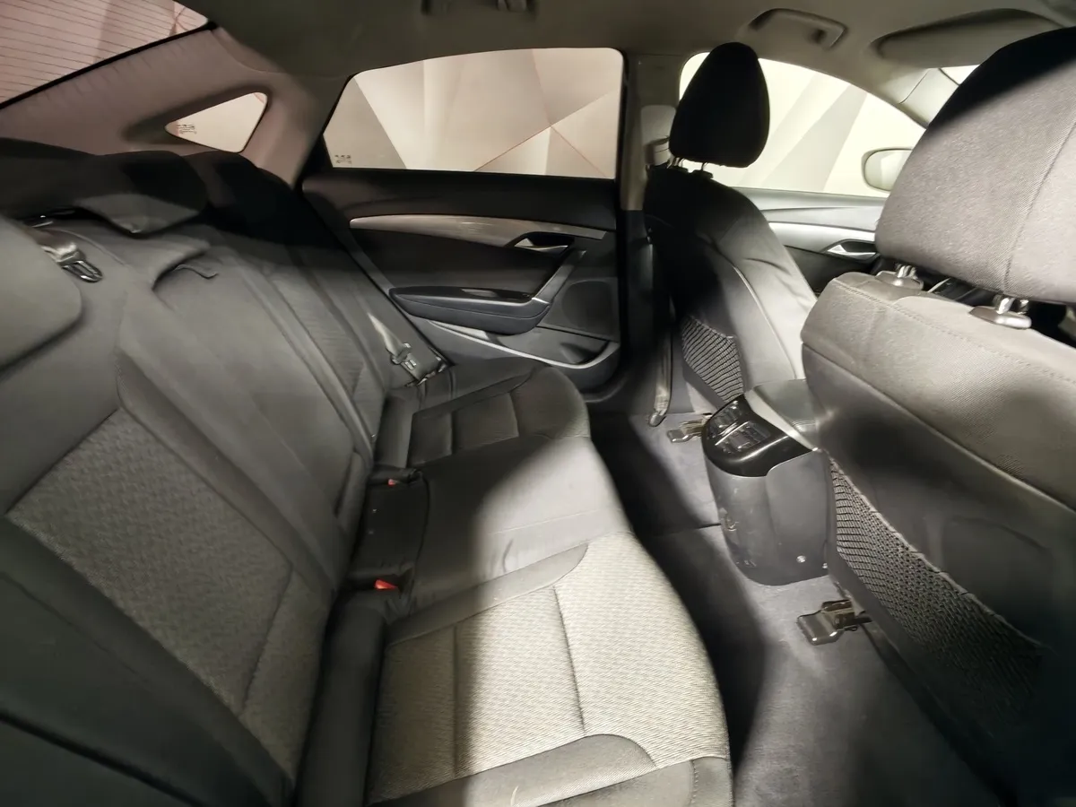 Hyundai i40 2.0 AT (150 л.с.) Comfort Белый в АВИЛОН. Слайд №13