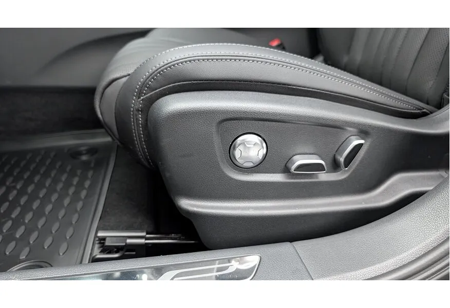 Hongqi H5 2.0 AT (218 л.с.) Deluxe Plus Черный в АВИЛОН. Слайд №17