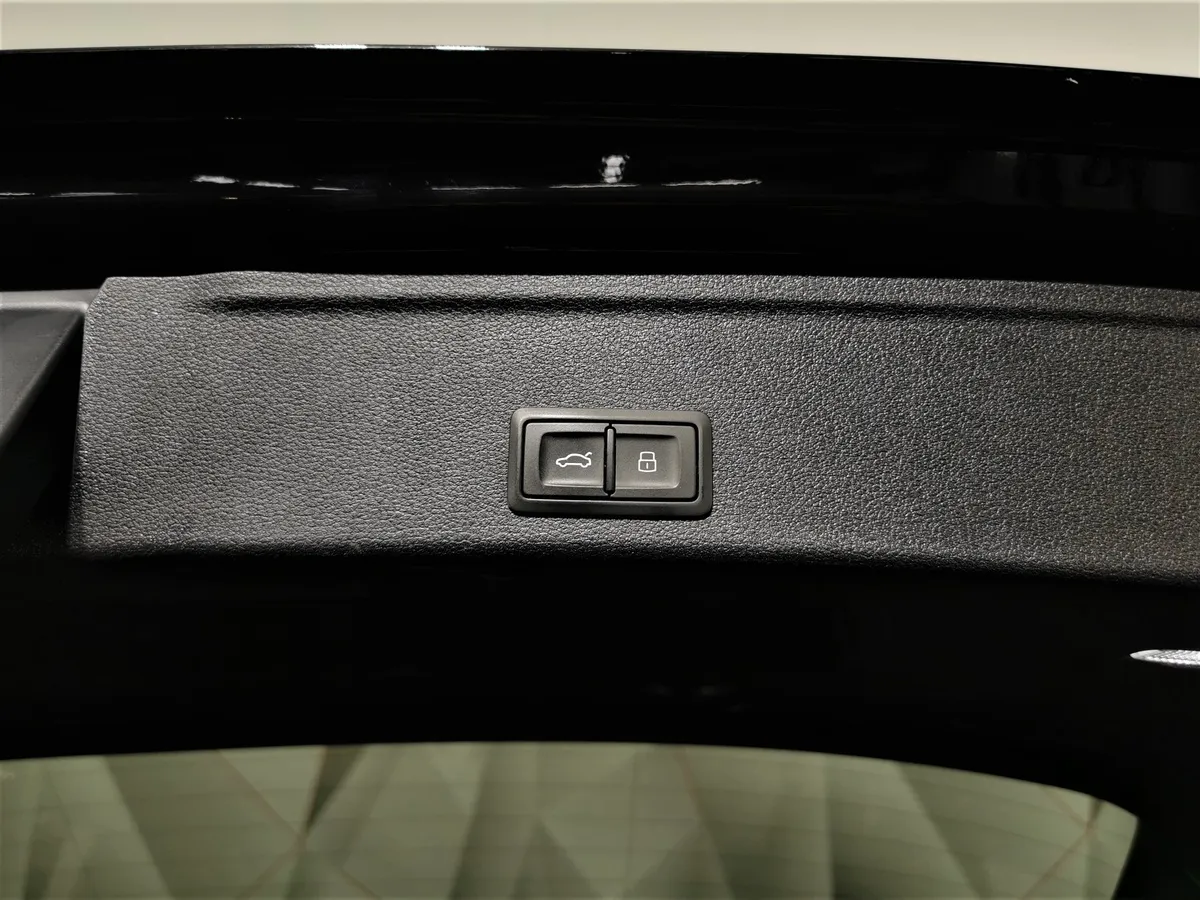 Audi A4 2.0 TDI S tronic (150 л.с.) Design Черный в АВИЛОН. Слайд №24