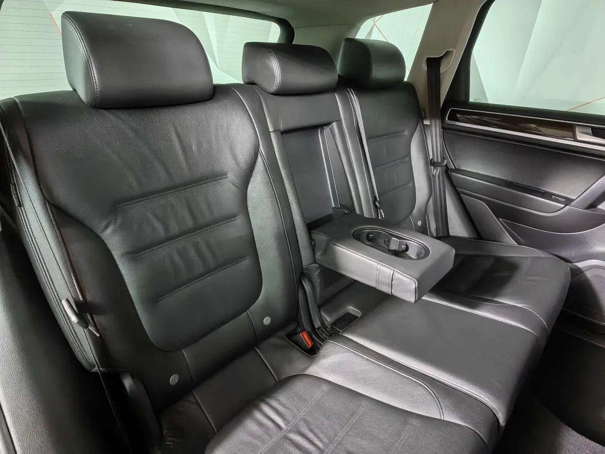 Volkswagen Touareg 3.0 TDI Tiptronic 4Motion (204 л.с.) Коричневый в АВИЛОН. Слайд №17