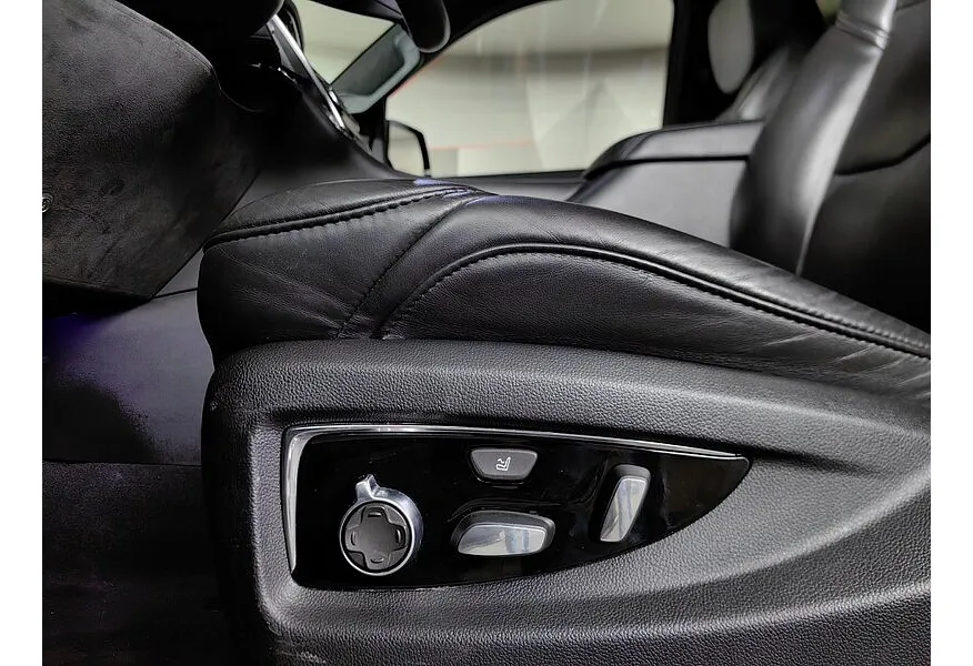 Cadillac Escalade 6.2 V8 AT AWD (420 л.с.) Sport Platinum Черный в АВИЛОН. Слайд №25