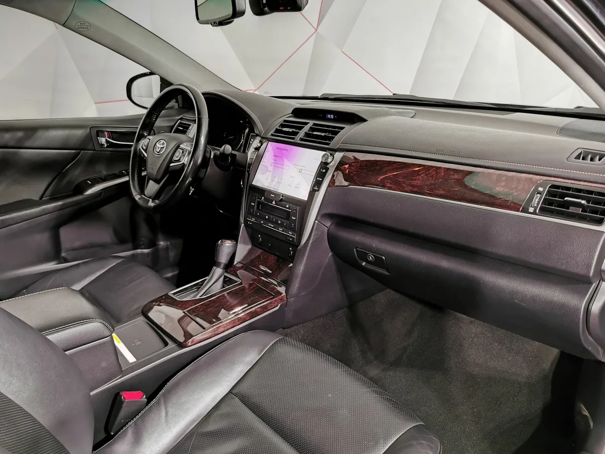 Toyota Camry 2.5 AT (181 л.с.) Стандарт Черный в АВИЛОН. Слайд №12