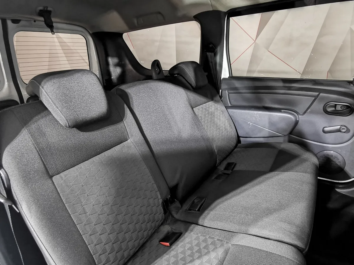 ВАЗ (Lada) Largus 1.6 MT 8 кл (5 мест) (87 л.с.) Белый в АВИЛОН. Слайд №14